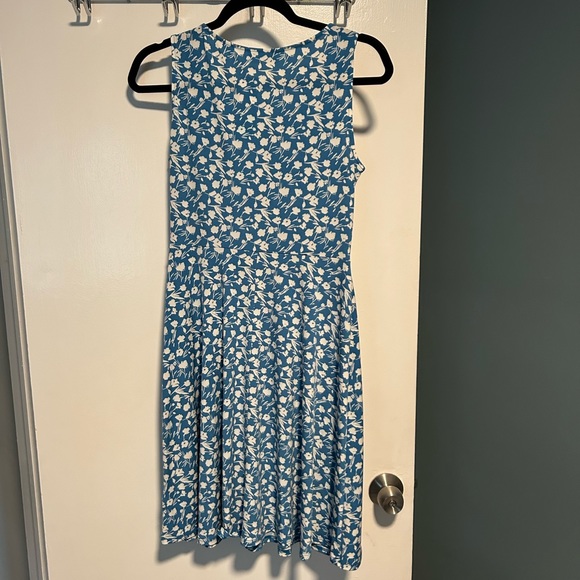 Kaileigh jersey knit faux wrap dress. - Picture 4 of 4